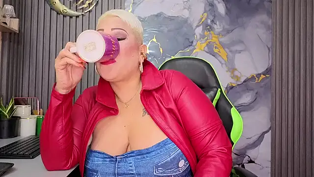 GianellaCox  online show from 03/28/26, 10:16