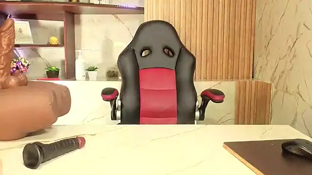 AmberNix online show from 04/15/26, 07:58