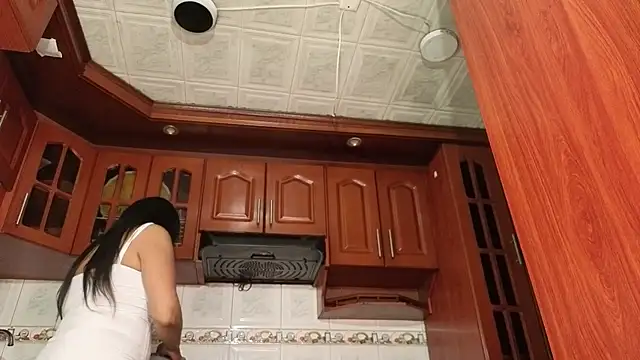 Snapshot of AmberNix chatting on 12/18/25, 01:04 AmberNix online show from 12/18/25, 01:04