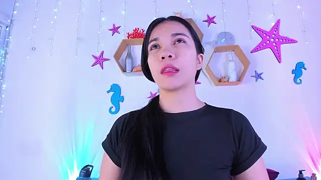 Emiily Parkerr online show from 12/19/25, 02:48