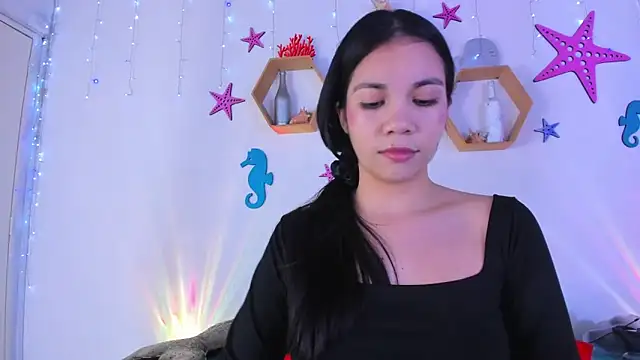 Emiily Parkerr online show from 11/18/25, 03:10