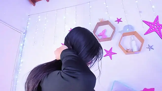 Emiily Parkerr online show from 10/25/25, 03:06