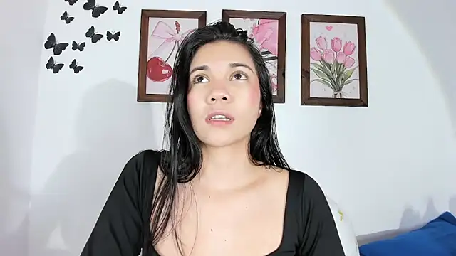 Snapshot of Emiily_Parkerr chatting on 04/23/26, 11:06 Emiily Parkerr online show from 04/23/26, 11:06