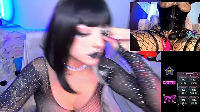 Snapshot of HollyDominic chatting on 06/27/26, 11:38 HollyDominic online show from 06/27/26, 11:38