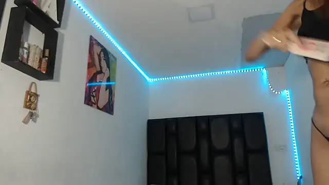 Snapshot of alizbunny chatting on 12/18/24, 05:04 alizbunny online show from 12/18/24, 05:04