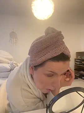 Off  Melonenmandy online show from 10/13/25, 05:31