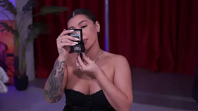 NatyDesiree online show from 12/22/25, 07:36