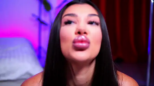 NatyDesiree online show from 11/02/25, 10:20