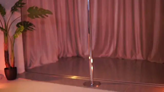 NatyDesiree online show from 03/29/26, 07:15