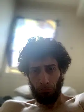 Snapshot of pantslesstraveler_plt chatting on 10/04/25, 08:21 pantslesstraveler plt online show from 10/04/25, 08:21