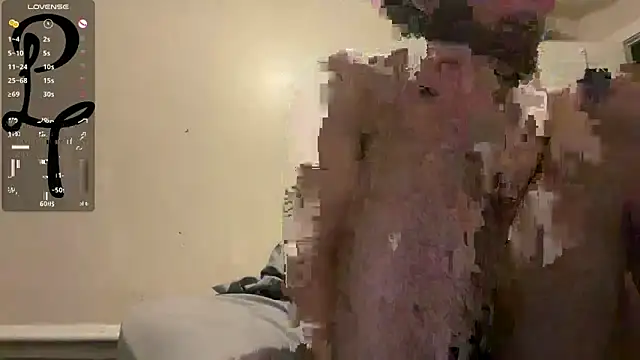 Snapshot of pantslesstraveler_plt chatting on 11/03/25, 12:16 pantslesstraveler plt online show from 11/03/25, 12:16