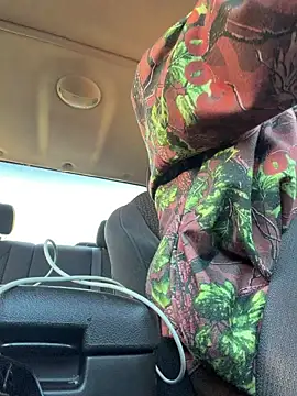 Snapshot of pantslesstraveler_plt chatting on 12/21/25, 09:37 pantslesstraveler plt online show from 12/21/25, 09:37