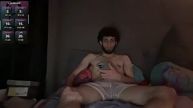 Snapshot of pantslesstraveler_plt chatting on 10/04/25, 07:10 pantslesstraveler plt online show from 10/04/25, 07:10