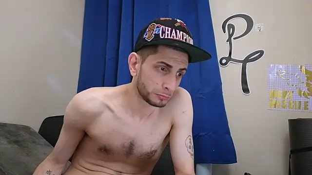 Snapshot of pantslesstraveler_plt chatting on 03/13/25, 09:32 pantslesstraveler plt online show from 03/13/25, 09:32