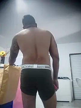 SaucyAffair0 online show from 04/05/26, 03:30