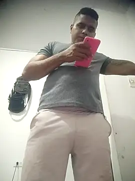 SaucyAffair0 online show from 03/25/26, 12:33