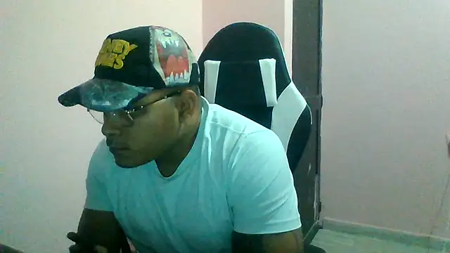 Snapshot of SaucyAffair0 chatting on 07/11/26, 02:12 SaucyAffair0 online show from 07/11/26, 02:12