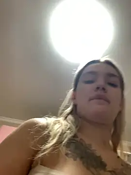 Snapshot of Sextazy chatting on 02/25/25, 04:04 Sextazy online show from 02/25/25, 04:04