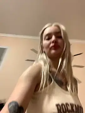 Snapshot of Sextazy chatting on 03/15/25, 03:06 Sextazy online show from 03/15/25, 03:06