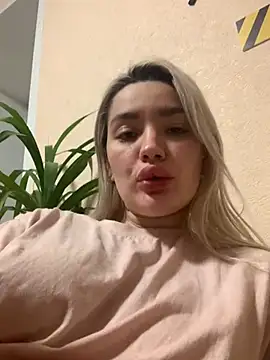 Snapshot of Sextazy chatting on 02/20/25, 08:03 Sextazy online show from 02/20/25, 08:03