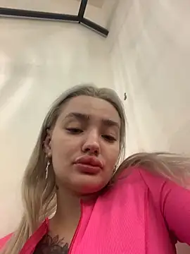 Snapshot of Sextazy chatting on 03/14/25, 12:29 Sextazy online show from 03/14/25, 12:29