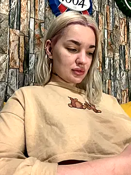 Snapshot of Sextazy chatting on 11/21/25, 12:37 Sextazy online show from 11/21/25, 12:37