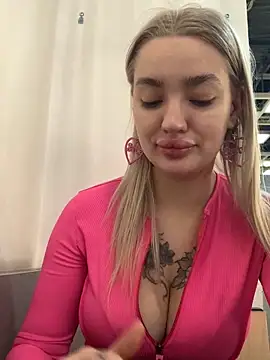 Snapshot of Sextazy chatting on 03/12/25, 12:15 Sextazy online show from 03/12/25, 12:15