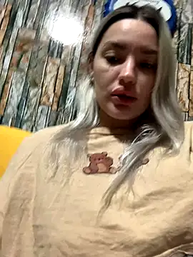 Snapshot of Sextazy chatting on 10/19/25, 12:41 Sextazy online show from 10/19/25, 12:41