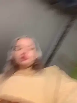 Snapshot of Sextazy chatting on 10/29/25, 12:48 Sextazy online show from 10/29/25, 12:48