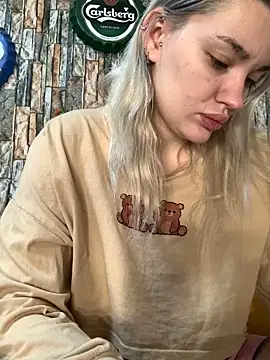 Snapshot of Sextazy chatting on 11/12/25, 10:52 Sextazy online show from 11/12/25, 10:52