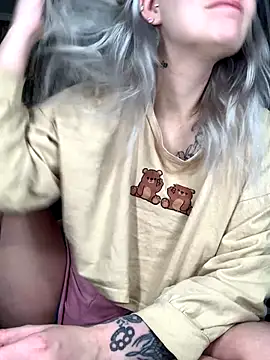 Snapshot of Sextazy chatting on 10/26/25, 10:59 Sextazy online show from 10/26/25, 10:59