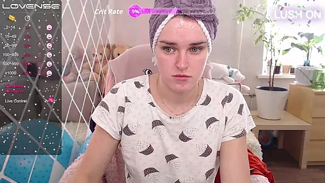 Snapshot of Bella__Swoon chatting on 09/17/25, 04:47 Bella Swoon online show from 09/17/25, 04:47