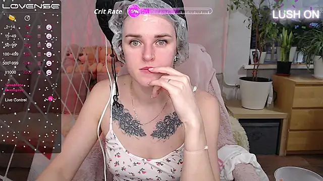 Bella  Swoon online show from 11/28/25, 02:45