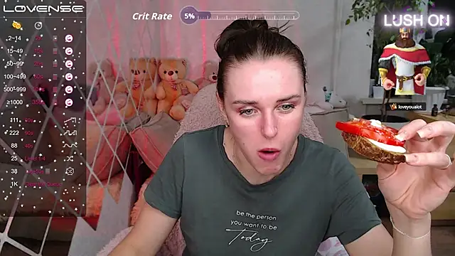 Snapshot of Bella__Swoon chatting on 09/27/25, 02:56 Bella Swoon online show from 09/27/25, 02:56