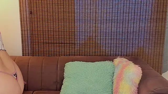 ariana cross online show from 04/12/26, 12:52