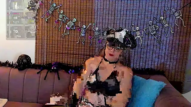 ariana cross online show from 10/23/25, 01:32