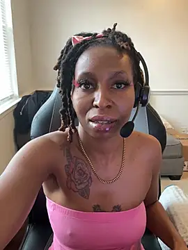 LeyaHoneybuns online show from 02/19/26, 04:48