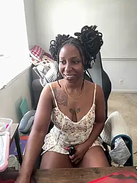 LeyaHoneybuns online show from 04/08/26, 04:08