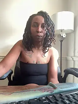 LeyaHoneybuns online show from 02/19/25, 07:16