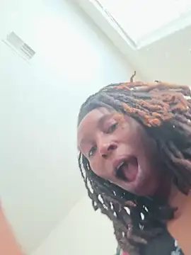 LeyaHoneybuns online show from 01/08/25, 03:39