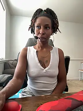 LeyaHoneybuns online show from 11/04/25, 05:28