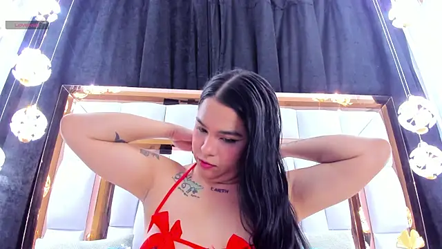 Snapshot of RileySweett chatting on 07/16/26, 12:13 RileySweett online show from 07/16/26, 12:13