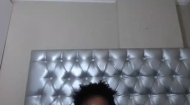 Snapshot of YourSubDesire chatting on 02/27/25, 09:58 YourSubDesire online show from 02/27/25, 09:58