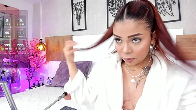 nahomiidasilva  online show from 02/17/26, 07:11