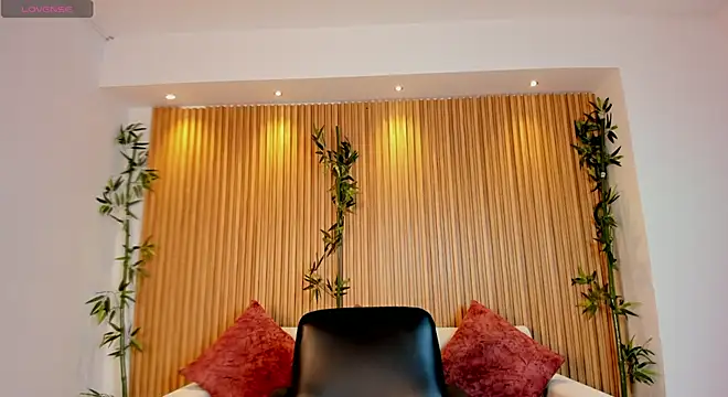 paulina sweett  online show from 04/18/26, 12:29