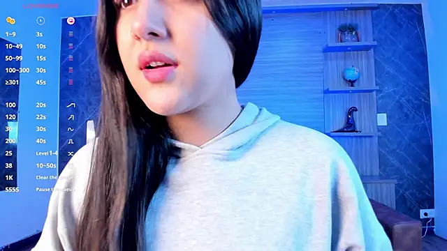 Snapshot of paulina_sweett_ chatting on 10/14/25, 12:17 paulina sweett online show from 10/14/25, 12:17