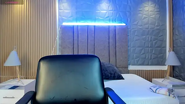 paulina sweett  online show from 11/21/25, 12:04