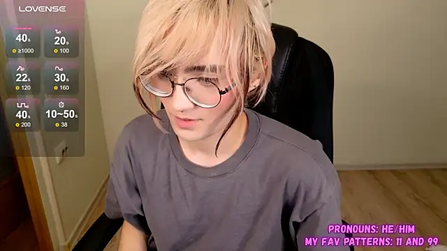 CuteYukiKun online show from 10/03/25, 09:16