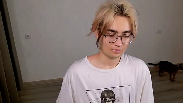 CuteYukiKun online show from 10/25/25, 03:28