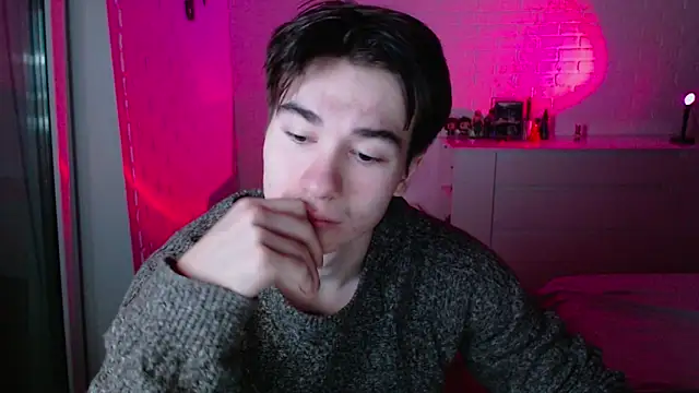 MarkusDean online show from 12/04/25, 03:33